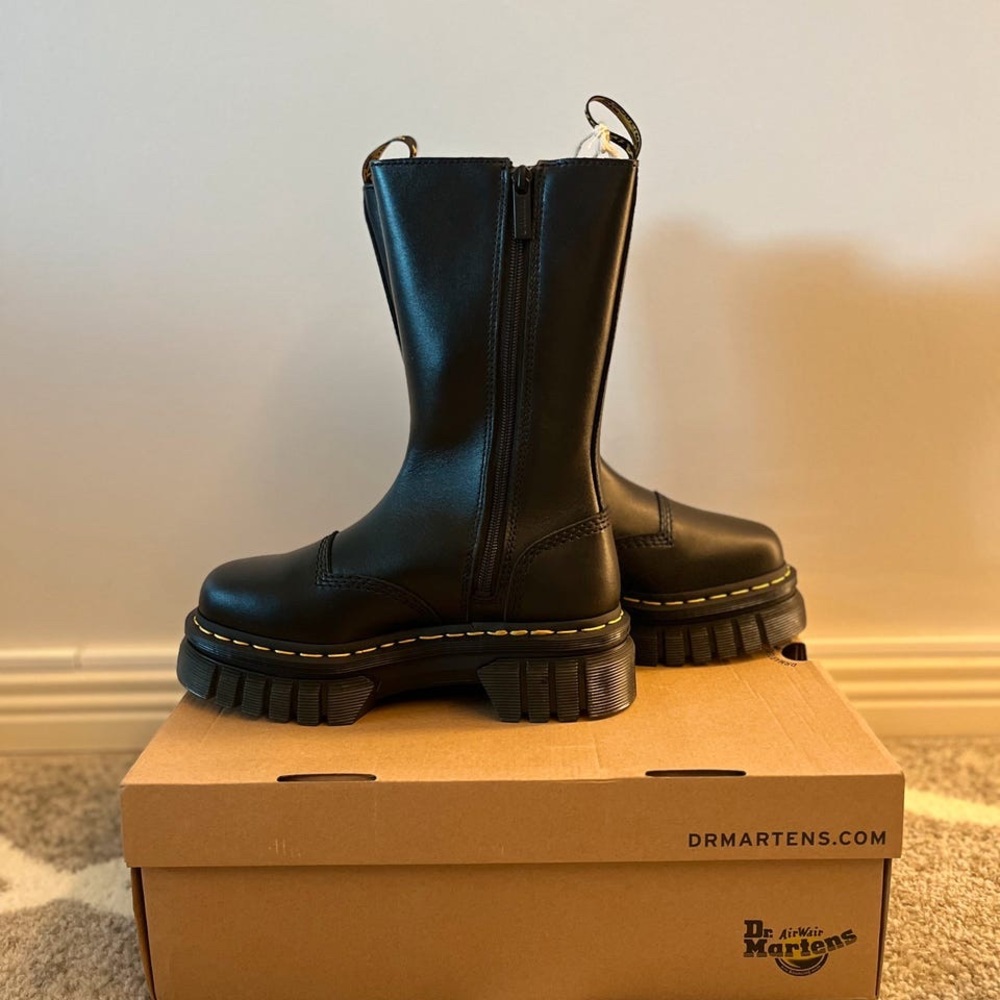 NWT DR. MARTENS BUZZ HI Tall Eclipse Leather Boots - Picture 8 of 8